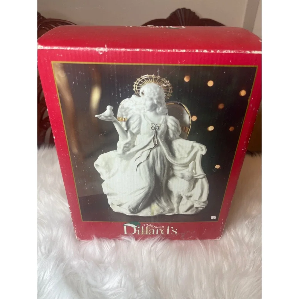 Vintage Dillard's Trimmings Musical Porcelain Angel Figurine 24KT Accents w/ Box